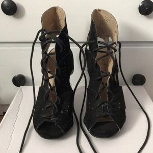 Just fab black heels.